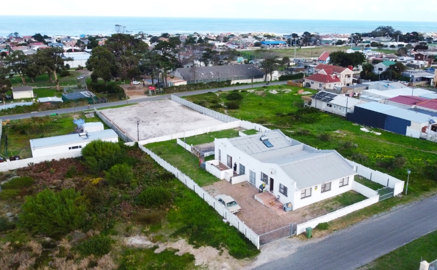 6 Bedroom Property for Sale in Kleinmond Western Cape